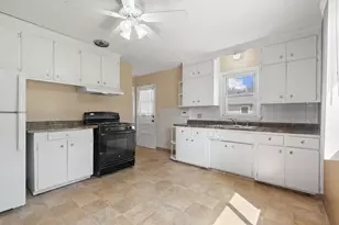 5237 Jersey Ave N, Crystal, MN 55428 - Photo 9