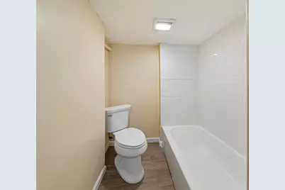 272 W Tyrone Street, Le Center, MN 56057 - Photo 23