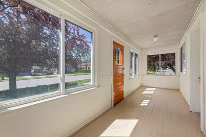 272 W Tyrone Street, Le Center, MN 56057 - Photo 3