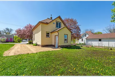 272 W Tyrone Street, Le Center, MN 56057 - Photo 25