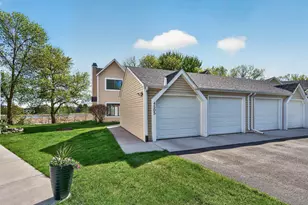 4505 Orchid Cir, Plymouth, MN 55446 - Photo 3