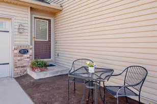 1372 Granite Ln N, Oakdale, MN 55128 - Photo 3