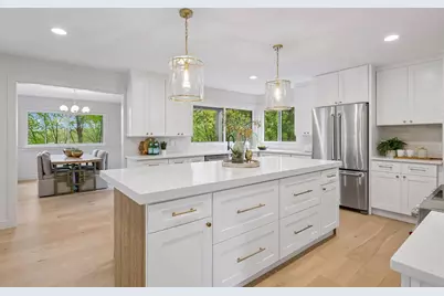 10752 Mount Curve Road, Eden Prairie, MN 55347 - Photo 11