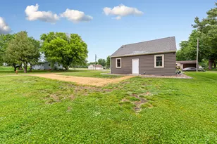 111 Joy Ave SW, Madelia, MN 56062 - Photo 29