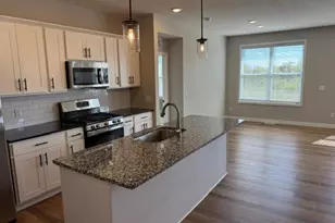 10503 Robinwood Rd, Chaska, MN 55318 - Photo 3