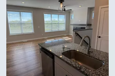 10503 Robinwood Road, Chaska, MN 55318 - Photo 5
