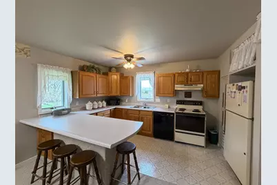 312 W Luverne Street, Magnolia, MN 56158 - Photo 33