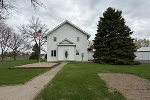 312 W Luverne St, Magnolia, MN 56158 - Photo 1