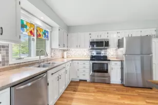 715 Lund St N, Hudson, WI 54016 - Photo 9