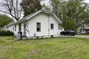 319 8th Street E, Albert Lea, MN 56007 - Photo 1