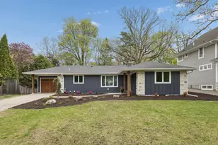 125 Oakwood Rd, Hopkins, MN 55343 - Photo 1