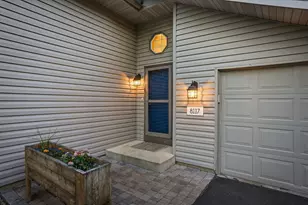 8117 Dakota Ln, Chanhassen, MN 55317 - Photo 5