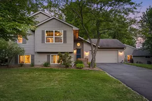 8117 Dakota Ln, Chanhassen, MN 55317 - Photo 1