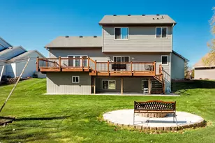 10014 Pin Oak Ct N, Brooklyn Park, MN 55443 - Photo 3