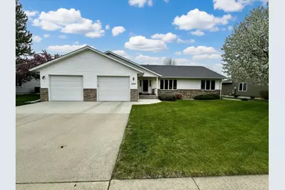 1240 Patricia Court, Marshall, MN 56258 - Photo 3