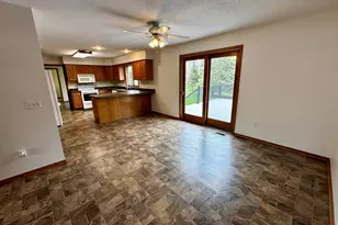1240 Patricia Ct, Marshall, MN 56258 - Photo 9