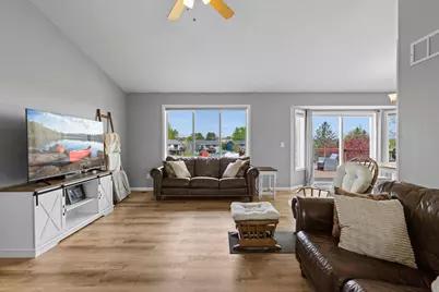 267 Bluestem Avenue, Shakopee, MN 55379 - Photo 9