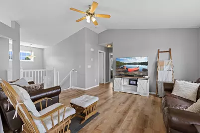 267 Bluestem Avenue, Shakopee, MN 55379 - Photo 11