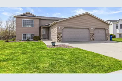 1911 35th Street Circle S, Moorhead, MN 56560 - Photo 3