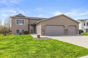 1911 35th Street Circle S, Moorhead, MN 56560 - Photo 3