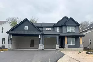 2660 Aspen Dr, Shakopee, MN 55379 - Photo 1