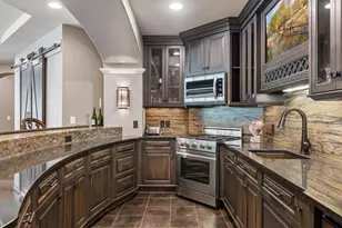 326 Ferndale Rd W, Wayzata, MN 55391 - Photo 71