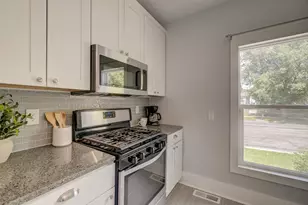 858 Watson Ave, Saint Paul, MN 55102 - Photo 11