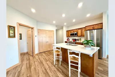 715 Lake Shore Drive NE #201, Bemidji, MN 56601 - Photo 3
