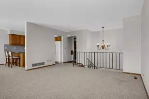 3956 Goodwin Ave N, Oakdale, MN 55128 - Photo 5