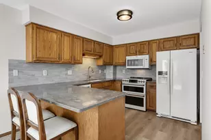 3956 Goodwin Ave N, Oakdale, MN 55128 - Photo 9