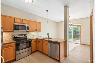 660 Kingfisher Lane #L, Woodbury, MN 55125 - Photo 11