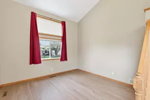 660 Kingfisher Ln, Woodbury, MN 55125 - Photo 7