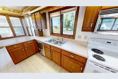 411 60th Avenue NE, Willmar, MN 56201 - Photo 15