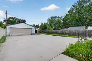 1119 Kingsford St, Saint Paul, MN 55106 - Photo 3