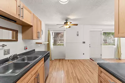 1501 American Boulevard E #204, Bloomington, MN 55425 - Photo 5