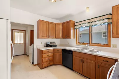 300 E State Street, Belle Plaine, MN 56011 - Photo 11