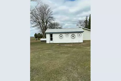 204 5th Street E, Lancaster, MN 56735 - Photo 3