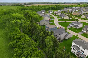 9289 Summerlin Ct, Woodbury, MN 55129 - Photo 3