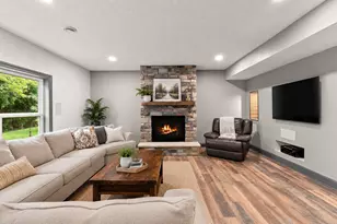 9289 Summerlin Ct, Woodbury, MN 55129 - Photo 33