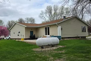307 Marion St, Milroy, MN 56263 - Photo 23