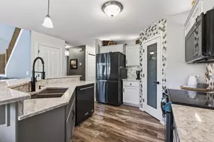 19492 Prairieview Dr, Rogers, MN 55374 - Photo 13