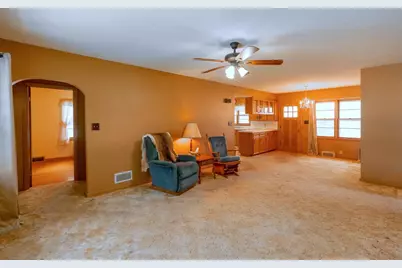 801 4th Avenue SW, Wells, MN 56097 - Photo 7