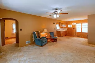 801 4th Ave SW, Wells, MN 56097 - Photo 7