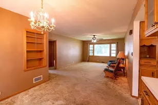 801 4th Ave SW, Wells, MN 56097 - Photo 5