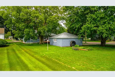 801 4th Avenue SW, Wells, MN 56097 - Photo 21