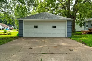 801 4th Ave SW, Wells, MN 56097 - Photo 23