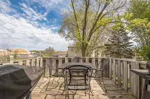 1031 Eastview Cir, Shakopee, MN 55379 - Photo 15