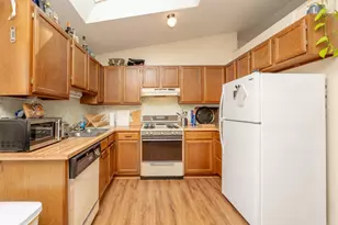 1031 Eastview Cir, Shakopee, MN 55379 - Photo 7