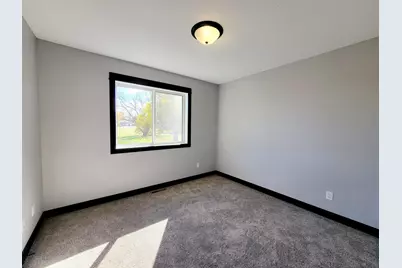 1381 Cullen Street, Saint Peter, MN 56082 - Photo 11