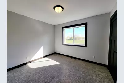 1381 Cullen Street, Saint Peter, MN 56082 - Photo 11